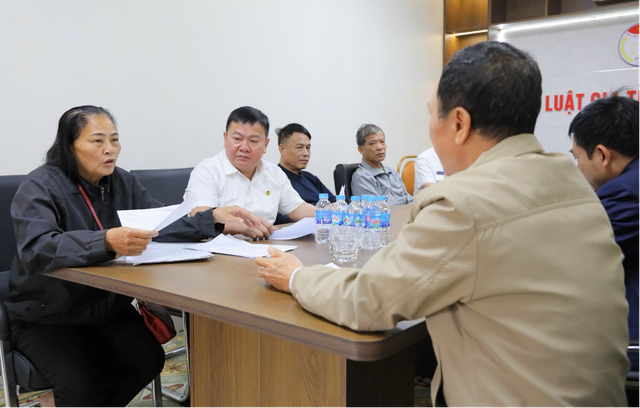 Người dân Hải Phòng hào hứng tham gia tư vấn pháp luật miễn phí - Ảnh 3.