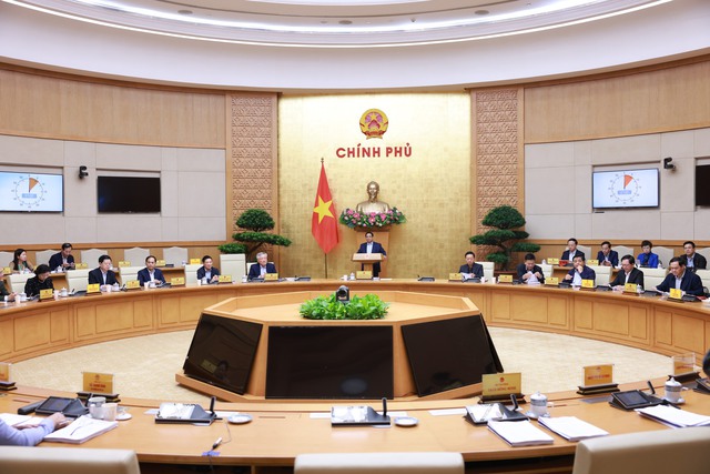 Chính phủ họp bàn về thành lập ngân hàng, phòng chống rửa tiền tại Trung tâm tài chính - Ảnh 2.