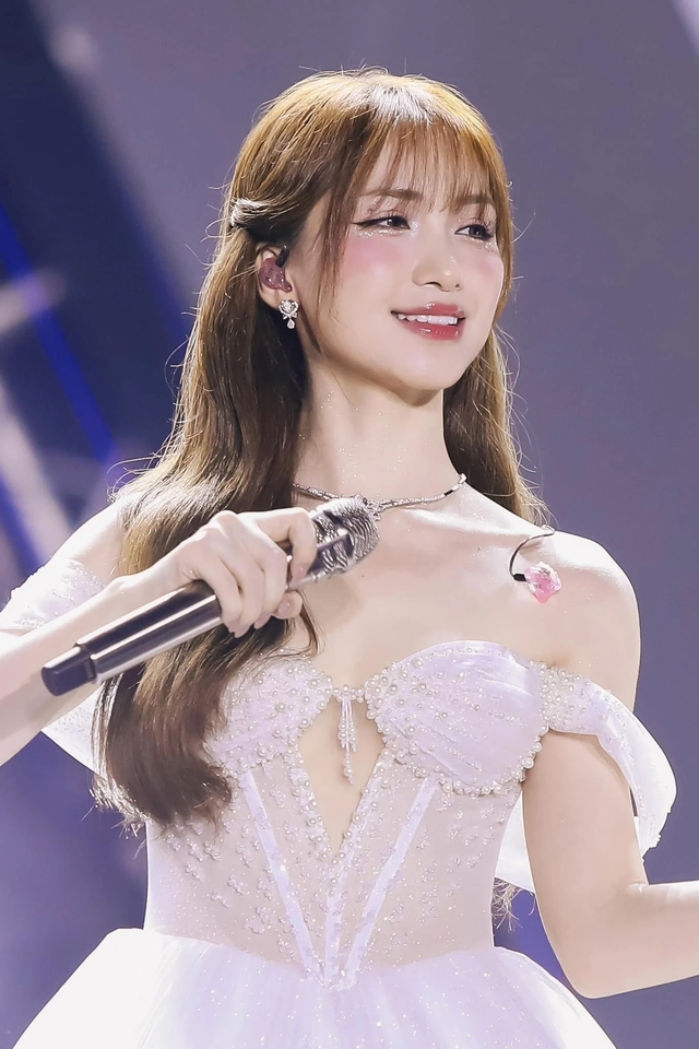 Danh tính "người đặc biệt" gửi tin nhắn lúc nửa đêm khiến Hòa Minzy giật mình - Ảnh 5.