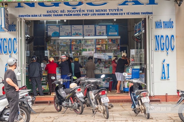 Đắk Lắk: Người dân hối hả phòng chống bão, tích trữ lương thực, tập kết cát chắn sóng ứng phó bão số 13- Ảnh 9. Đắk Lắk: Người dân hối hả phòng chống bão, tích trữ lương thực, tập kết cát chắn sóng ứng phó bão số 13- Ảnh 9.