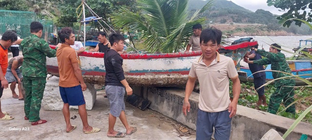 Gia Lai dồn sức chống bão số 13, kiên quyết sơ tán 350.000 dân đến nơi an toàn- Ảnh 5. Gia Lai dồn sức chống bão số 13, kiên quyết sơ tán 350.000 dân đến nơi an toàn- Ảnh 5.