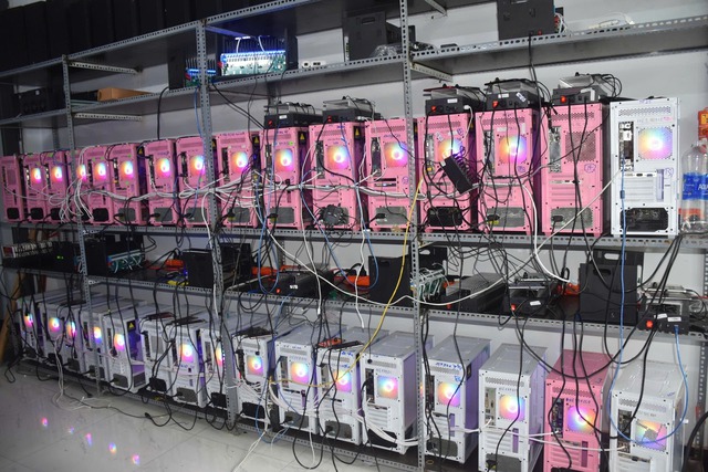 Phá đường dây cho thuê tài khoản mạng xã hội để lừa đảo, thu lợi khoảng 2 tỷ đồng/tháng- Ảnh 2. Phá đường dây cho thuê tài khoản mạng xã hội để lừa đảo, thu lợi khoảng 2 tỷ đồng/tháng- Ảnh 2.