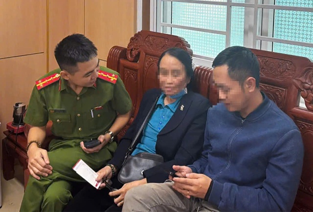 Bà lão 75 tuổi suýt mất tiền tỷ vì tin lời công an “rởm”, cảnh giác với công an thật- Ảnh 1. Bà lão 75 tuổi suýt mất tiền tỷ vì tin lời công an “rởm”, cảnh giác với công an thật- Ảnh 1.