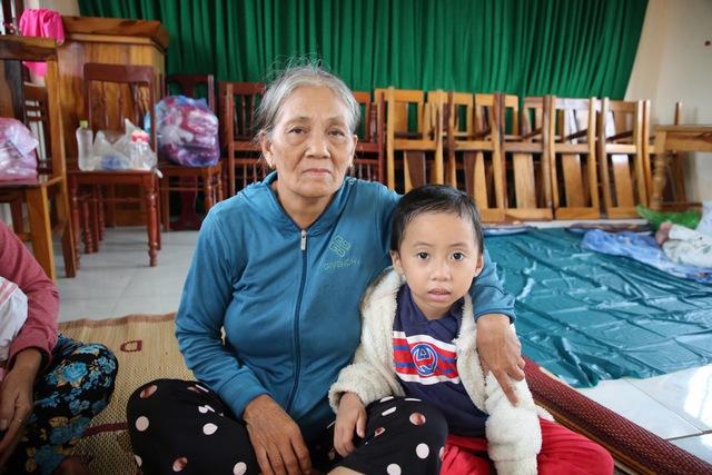 “Chỉ mong qua đêm nay, người còn, nhà còn”- Ảnh 1. “Chỉ mong qua đêm nay, người còn, nhà còn”- Ảnh 1.