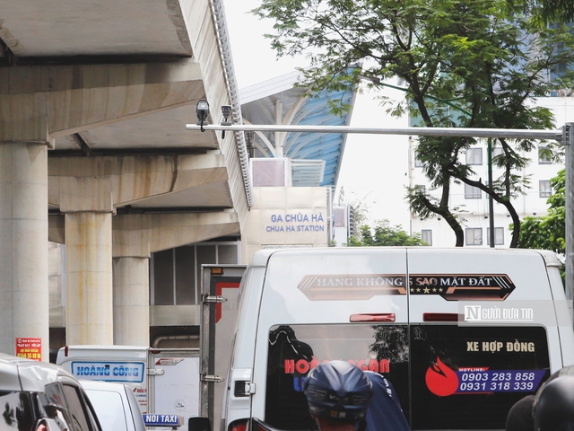 Hà Nội lắp hàng loạt camera AI, người dân "áp lực hơn nhưng cẩn thận hơn hẳn khi ra đường"- Ảnh 2. Hà Nội lắp hàng loạt camera AI, người dân "áp lực hơn nhưng cẩn thận hơn hẳn khi ra đường"- Ảnh 2.