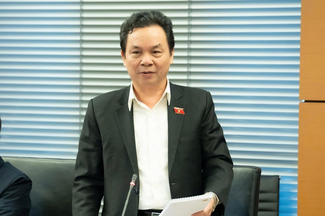 ĐBQH: Miễn cấp giấy phép xây dựng nhưng cần "hậu kiểm"- Ảnh 2. ĐBQH: Miễn cấp giấy phép xây dựng nhưng cần "hậu kiểm"- Ảnh 2.