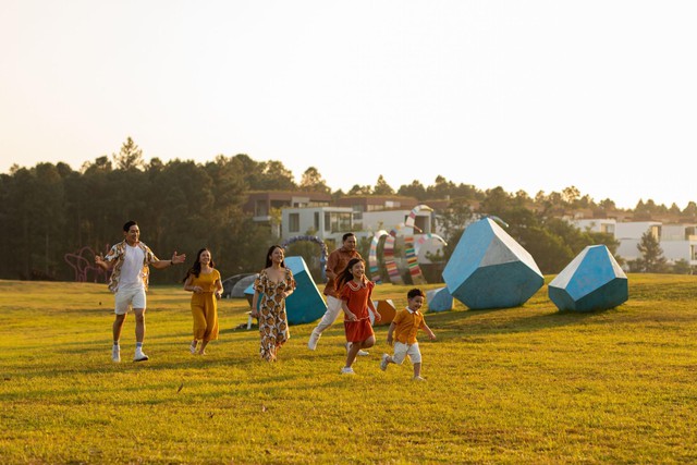 Khi nghệ thuật trở thành một phần của kỳ nghỉ - Trải nghiệm tinh tế tại Flamingo Đại Lải Resort - Ảnh 1.