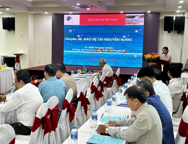 Hưởng ứng ngày Pháp luật Việt Nam 9/11, Hội Luật gia tổ chức tập huấn nâng cao kiến thức pháp luật về bảo vệ môi trường- Ảnh 2. Hưởng ứng ngày Pháp luật Việt Nam 9/11, Hội Luật gia tổ chức tập huấn nâng cao kiến thức pháp luật về bảo vệ môi trường- Ảnh 2.