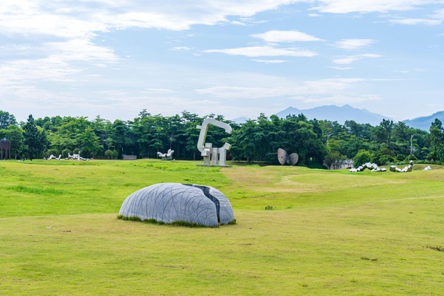 Khi nghệ thuật trở th&agrave;nh một phần của kỳ nghỉ - Trải nghiệm tinh tế tại Flamingo Đại Lải Resort - Ảnh 3.