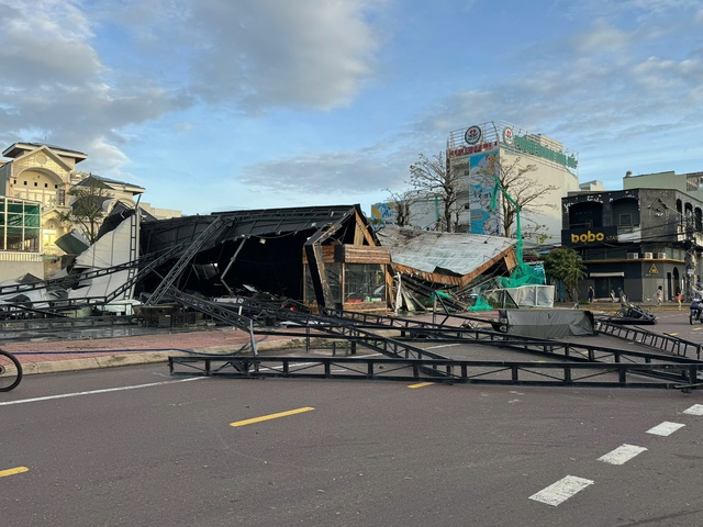 Bão số 13 suy yếu, Gia Lai tan hoang sau cơn cuồng phong- Ảnh 3. Bão số 13 suy yếu, Gia Lai tan hoang sau cơn cuồng phong- Ảnh 3.