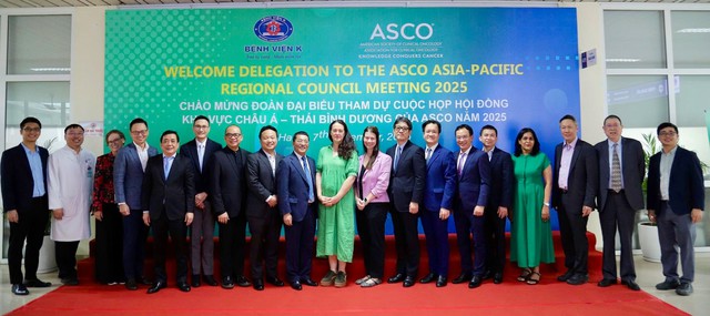 Nhiều chuyên gia hàng đầu về ung thư quốc tế hội tụ tại Bệnh viện K - Ảnh 1.