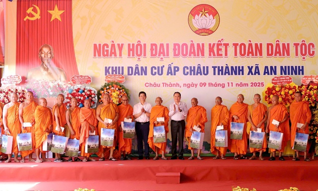 Chủ tịch Quốc hội: Đoàn kết là nền tảng để phát triển bền vững- Ảnh 1.