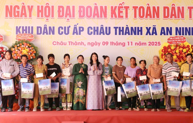 Chủ tịch Quốc hội: Đoàn kết là nền tảng để phát triển bền vững- Ảnh 2.