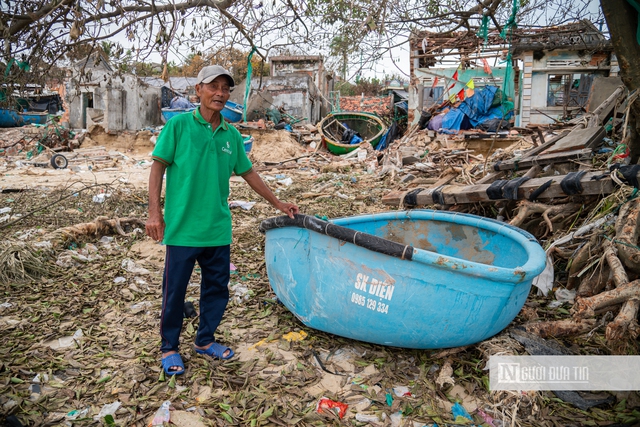 Gia Lai: Gắng gượng "hồi sinh" làng chài Xuân Thạnh tan hoang sau bão dữ, còn người là còn tương lai- Ảnh 11.