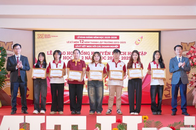 Trường Đại học Công nghệ Miền Đông khai giảng năm học mới- Ảnh 4.