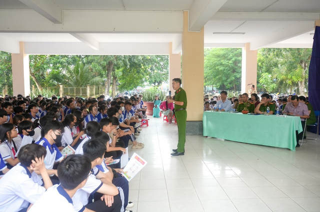 Điều tra 50 vụ mua bán người với 190 đối tượng, 206 nạn nhân- Ảnh 1. Điều tra 50 vụ mua bán người với 190 đối tượng, 206 nạn nhân- Ảnh 1.