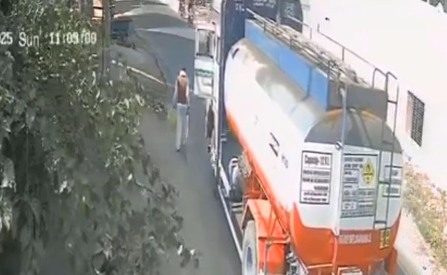 Người đàn ông bị tông tử vong khi vừa bước xuống khỏi xe bồn - Ảnh 1.