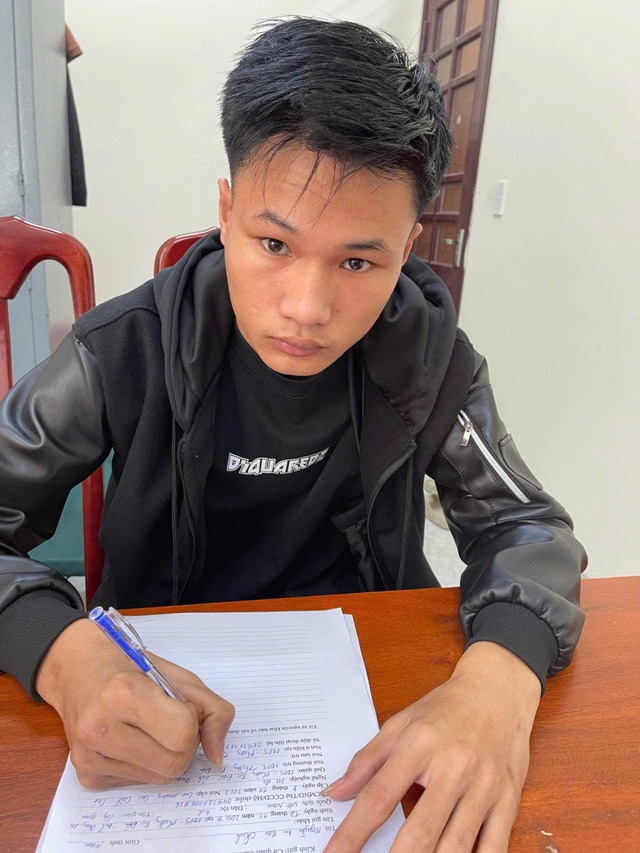 Tạm giữ hình sự đối tượng liên quan vụ xô xát trong quán bida làm nam sinh tử vong- Ảnh 1. Tạm giữ hình sự đối tượng liên quan vụ xô xát trong quán bida làm nam sinh tử vong- Ảnh 1.