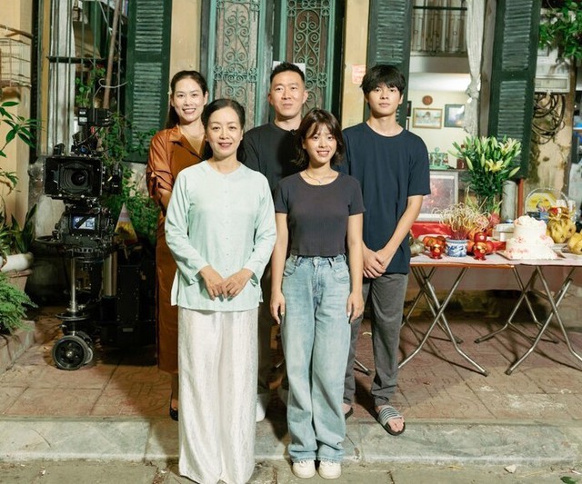 Con trai NSND Trần Lực gây sốt: “Ông cụ non” năm nào giờ hóa mỹ nam - Ảnh 4.