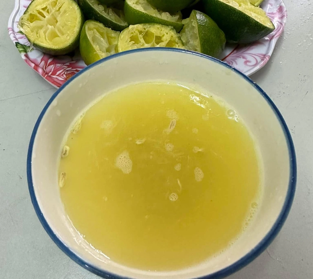 Người đàn ông 47 tuổi tử vong vì uống nước chanh theo cách "vạn người mê" - Ảnh 1.