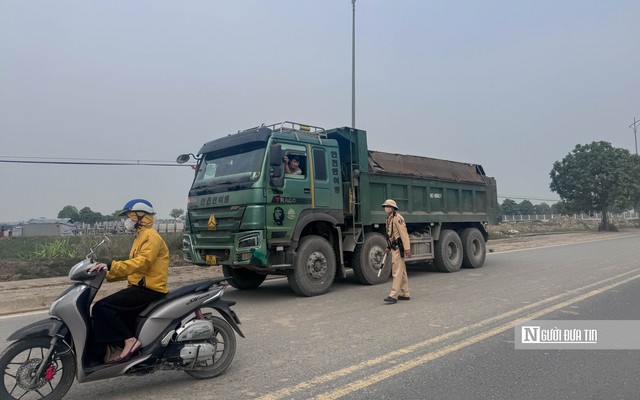Hà Nội tạm dừng hoặc điều chỉnh thời gian học tập của học sinh khi có cảnh báo ô nhiễm không khí nghiêm trọng - Ảnh 2.