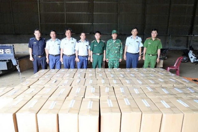 Nóng dịp cuối năm: Nguy cơ thực phẩm bẩn “tấn công” mùa Tết- Ảnh 2. Nóng dịp cuối năm: Nguy cơ thực phẩm bẩn “tấn công” mùa Tết- Ảnh 2.