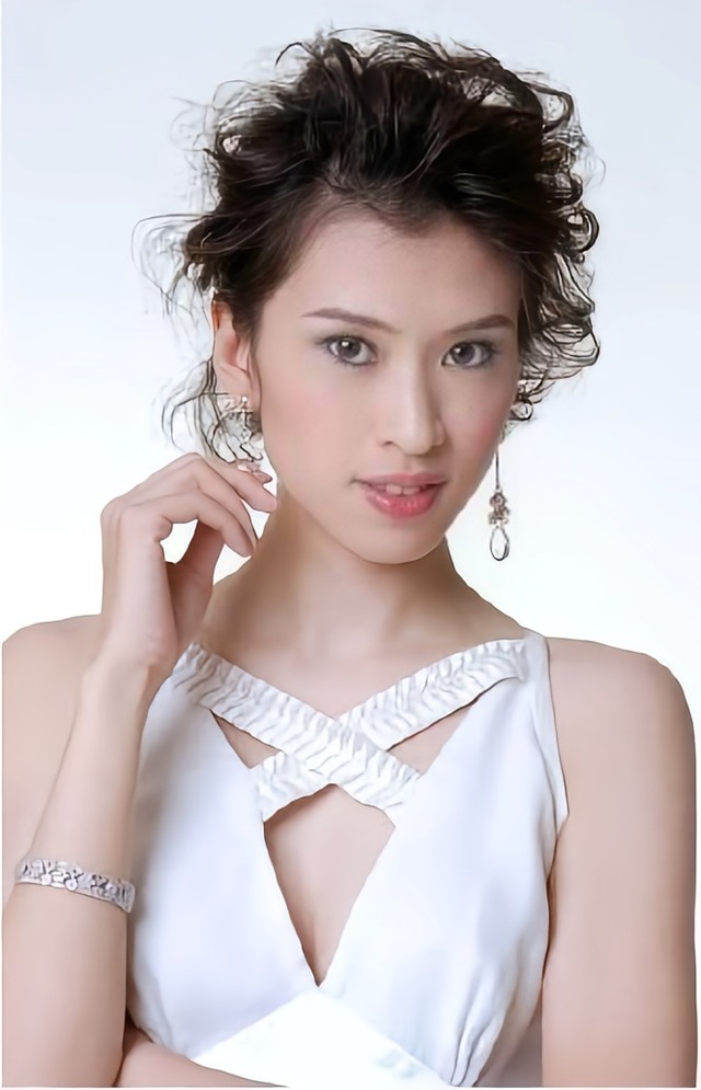 Mỹ nhân viên từng thi Hoa hậu công khai tuyển chồng, chỉ cần đáp ứng 1 tiêu chí- Ảnh 1. Mỹ nhân viên từng thi Hoa hậu công khai tuyển chồng, chỉ cần đáp ứng 1 tiêu chí- Ảnh 1.