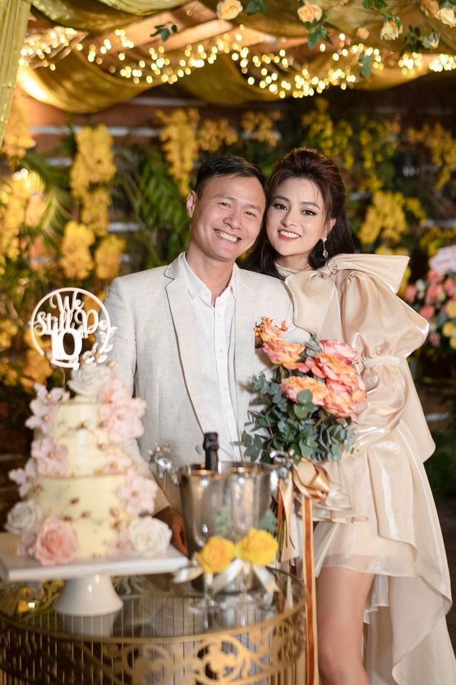 Siêu mẫu Thu Phương hậu ly hôn với chồng cũ đại gia hơn 9 tuổi- Ảnh 1. Siêu mẫu Thu Phương hậu ly hôn với chồng cũ đại gia hơn 9 tuổi- Ảnh 1.