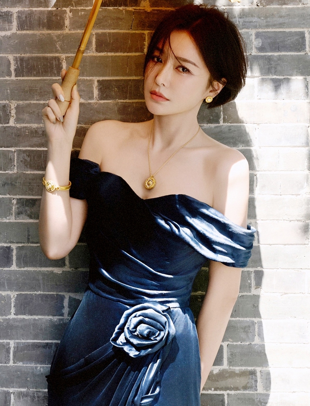 Cuộc tình sóng gió của "Phú Sát Hoàng Hậu" Tần Lam với "hồng hài nhi" gia thế - Ảnh 3.