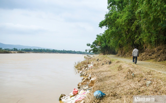 Đà Nẵng: Sạt lở bủa vây, hàng trăm hộ dân sống trong nỗi lo mất đất, mất đường- Ảnh 1. Đà Nẵng: Sạt lở bủa vây, hàng trăm hộ dân sống trong nỗi lo mất đất, mất đường- Ảnh 1.