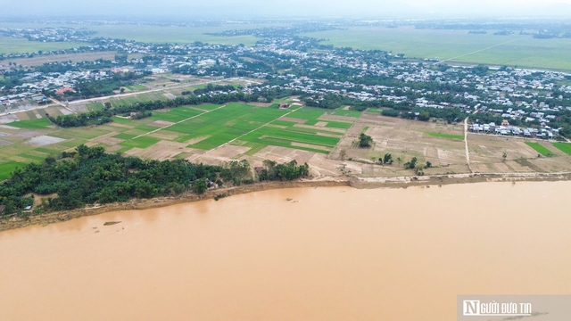 Đà Nẵng: Sạt lở bủa vây, hàng trăm hộ dân sống trong nỗi lo mất đất, mất đường- Ảnh 7. Đà Nẵng: Sạt lở bủa vây, hàng trăm hộ dân sống trong nỗi lo mất đất, mất đường- Ảnh 7.