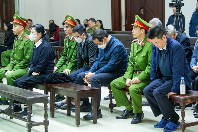 Vụ Phúc Sơn: Cựu Bí thư, cựu Chủ tịch Vĩnh Phúc xin nộp thêm tiền dù đã khắc phục đủ để được giảm án- Ảnh 1. Vụ Phúc Sơn: Cựu Bí thư, cựu Chủ tịch Vĩnh Phúc xin nộp thêm tiền dù đã khắc phục đủ để được giảm án- Ảnh 1.