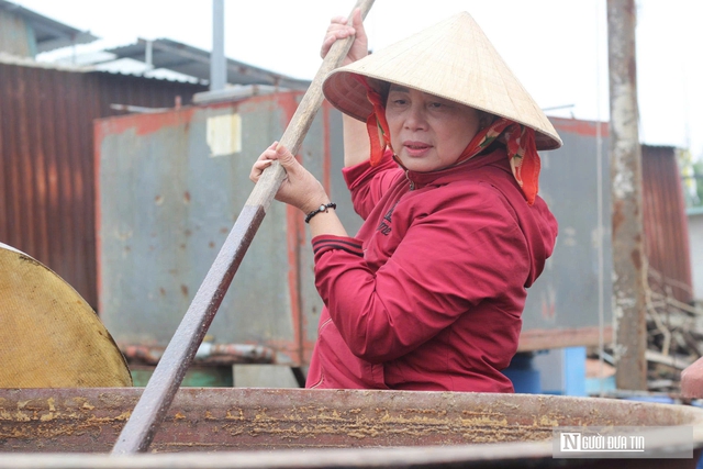 Người đ&agrave;n &ocirc;ng v&ugrave;ng biển đưa sự mặn m&ograve;i của mắm truyền thống đi xa, thu về h&agrave;ng tỷ đồng/năm- Ảnh 1.