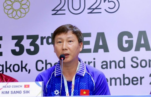 HLV Kim Sang Sik mong trọng t&agrave;i c&ocirc;ng t&acirc;m ở chung kết SEA Games 33 - Ảnh 2.