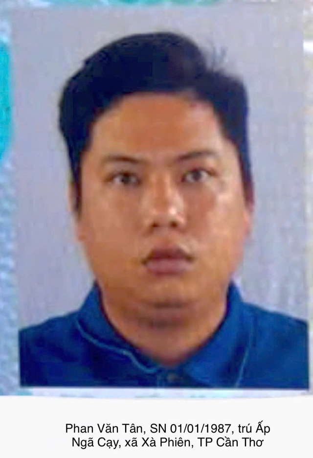 Truy t&igrave;m 5 đối tượng mua b&aacute;n "thi&ecirc;n thạch", n&eacute;m bột ớt rồi cướp 1,5 tỷ đồng - Ảnh 3.