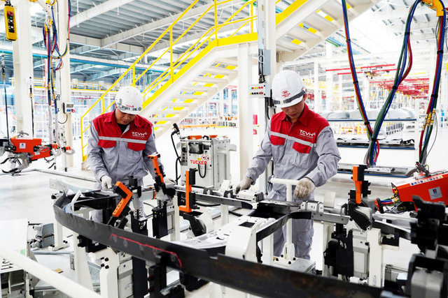 Đ&acirc;u l&agrave; ch&igrave;a kh&oacute;a mở ra kỷ lục thu ng&acirc;n s&aacute;ch năm 2025 của Quảng Ninh - Ảnh 3.