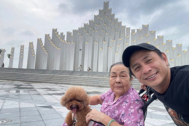 Nam nghệ sĩ Đình Toàn ở tuổi U50 vẫn ngủ với mẹ, không sợ tuổi già cô quạnh - Ảnh 5.