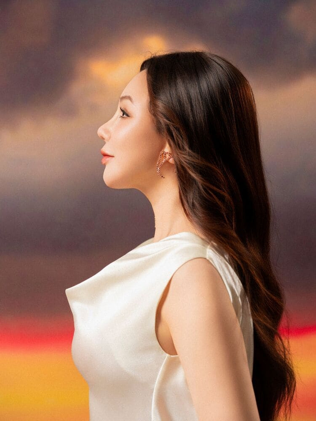 Ca sĩ Hồ Quỳnh Hương trở lại sau những ng&agrave;y sống chậm - Ảnh 2.