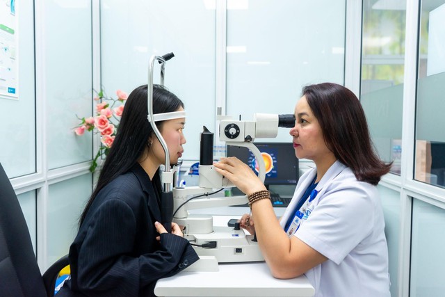 Giải pháp cho người bận rộn: Khám cuối năm, mổ cận trước Tết chỉ từ 10,2 triệu tại DND - Ảnh 2.