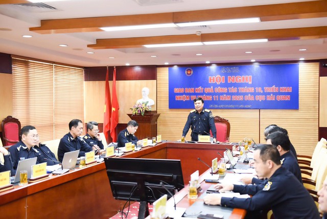 Cục Hải quan tổ chức Hội nghị giao ban công tác tháng 10, triển khai nhiệm vụ tháng 11 năm 2025 - Ảnh 1.