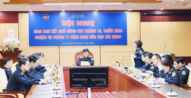 Cục Hải quan tổ chức Hội nghị giao ban công tác tháng 10, triển khai nhiệm vụ tháng 11 năm 2025 - Ảnh 2.
