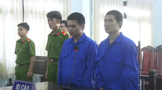 Chống đối, hành hung CSGT, 2 bị cáo lĩnh án tù- Ảnh 1. Chống đối, hành hung CSGT, 2 bị cáo lĩnh án tù- Ảnh 1.