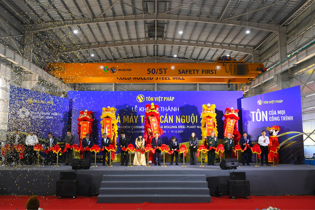 T&ocirc;n Việt Ph&aacute;p kh&aacute;nh th&agrave;nh Nh&agrave; m&aacute;y Th&eacute;p c&aacute;n nguội số 2: Khẳng định vị thế, bứt ph&aacute; kỷ nguy&ecirc;n mới  - Ảnh 2.