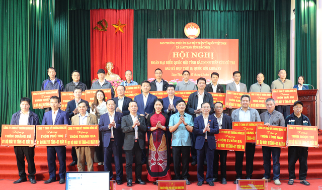 C&ocirc;ng ty TNHH Kỹ thương Đ&ocirc;ng Đ&ocirc; trao tặng 17 bộ m&aacute;y t&iacute;nh-chung tay th&uacute;c đẩy chuyển đổi số tại x&atilde; L&acirc;m Thao-Bắc Ninh - Ảnh 1.