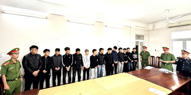 Khởi tố 15 đối tượng dùng hung khí hỗn chiến khiến 3 người bị thương- Ảnh 1.