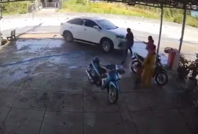 Vụ đối tượng lao ô tô đâm em gái tử vong: Ức chế tích tụ bùng phát thành thảm kịch- Ảnh 2.