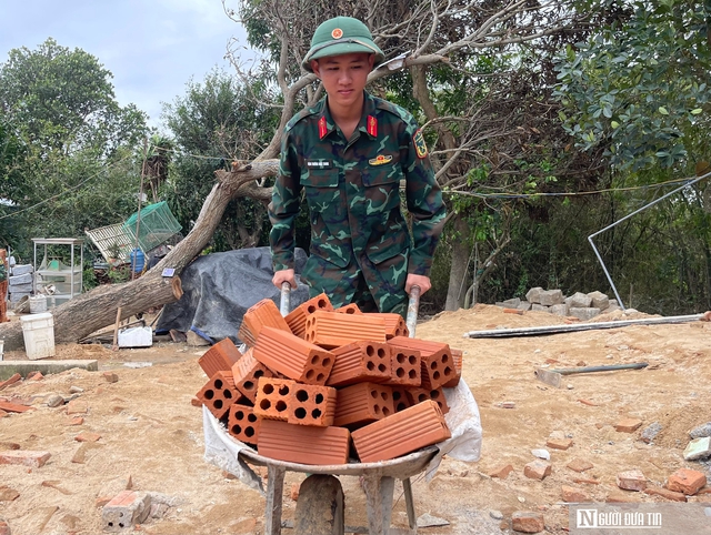 Ghi từ &ldquo;chiến dịch Quang Trung&rdquo; thần tốc x&acirc;y nh&agrave;, dựng niềm tin sau b&atilde;o lũ - Kỳ 1: X&acirc;y nh&agrave;, vẽ lại nụ cười nơi "rốn lũ"- Ảnh 2.