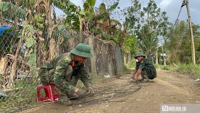 Ghi từ &ldquo;chiến dịch Quang Trung&rdquo; thần tốc x&acirc;y nh&agrave;, dựng niềm tin sau b&atilde;o lũ - Kỳ 1: X&acirc;y nh&agrave;, vẽ lại nụ cười nơi "rốn lũ"- Ảnh 7.