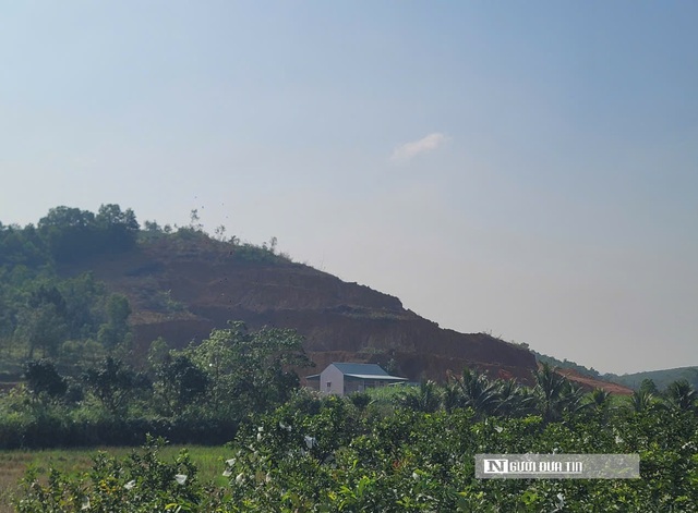 Mỏ đất chưa cấp phép đấu nối với quốc lộ, gây ô nhiễm môi trường dừng hoạt động- Ảnh 2. Mỏ đất chưa cấp phép đấu nối với quốc lộ, gây ô nhiễm môi trường dừng hoạt động- Ảnh 2.