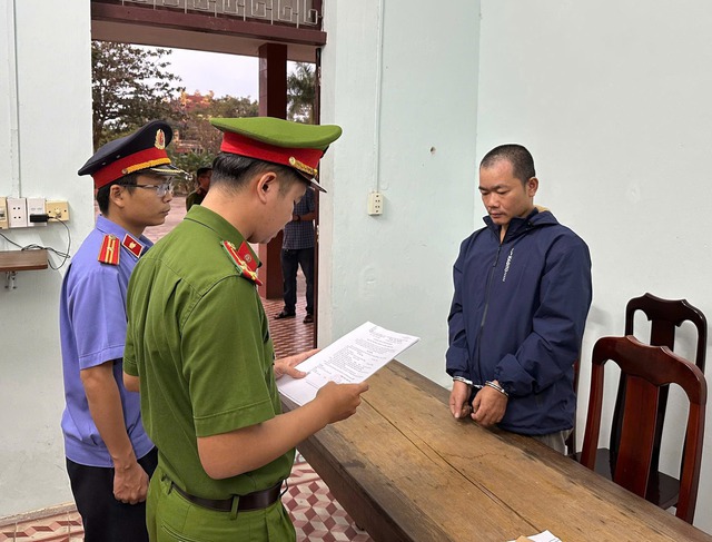 Bắt đối tượng giết vợ rồi tự tử nhưng bất th&agrave;nh - Ảnh 1.